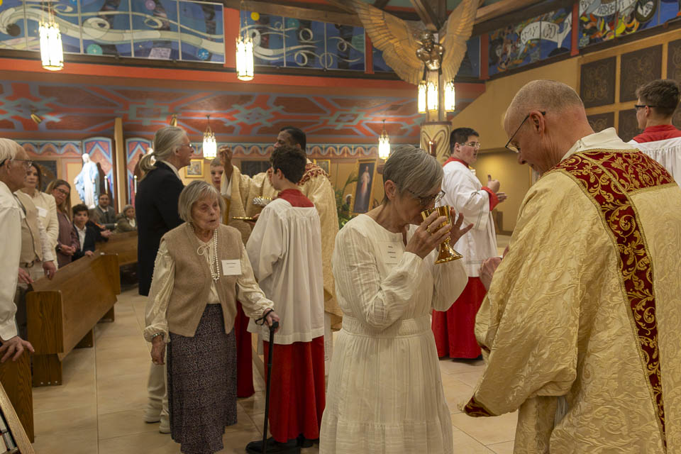 2026-StMary-EasterVigil (169 of 215).jpg